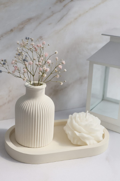 Minimalist Ribbed Vase & Rose Candle Decor Set